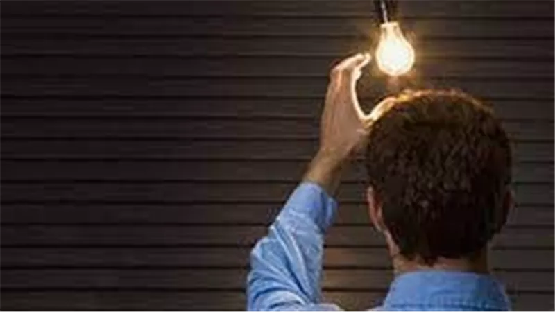 لـ3 أسباب فاحذر الاستهانة بها.. لماذا أمرنا الرسول بإطفاء الأنوار ليلا عند النوم؟