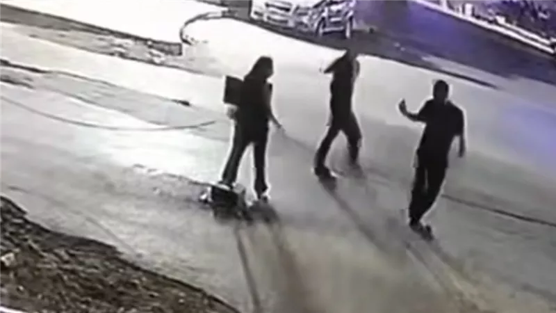 كنت لوحدي وهما مجموعة.. تفاصيل مثيرة في التحرش بفتاة بمدينة نصر | فيديو