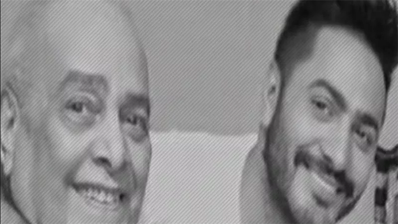 أول تعليق من تامر حسنى بعد وفاة والده