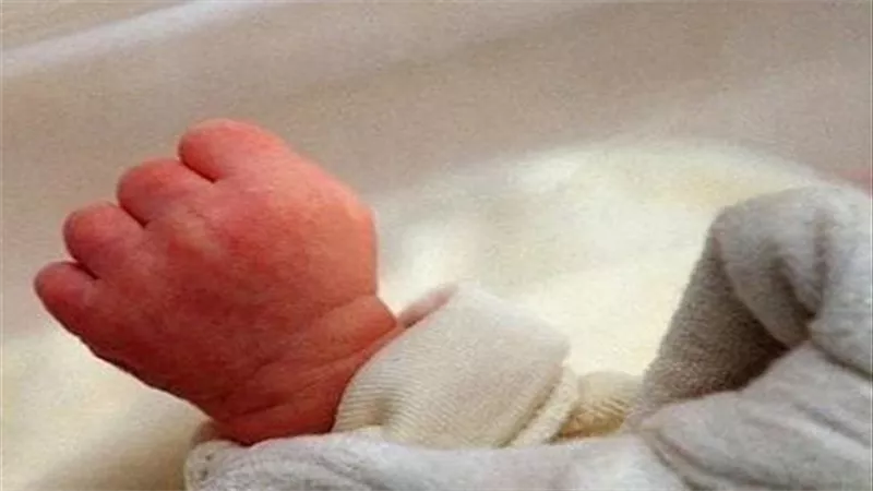  من الفضيحة إلى الرصيف.. تفاصيل جريمة خليجية تركت رضيعها بشوارع مدينة نصر