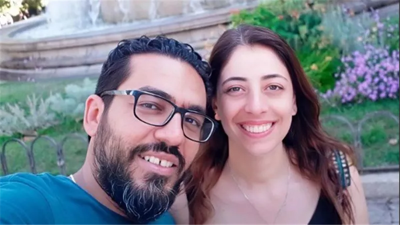  جريمة بشعة في التجمع الخامس..تفاصيل العثور على جثامين أسرة كاملة داخل سيارة مغطاة 