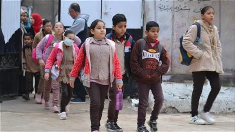 التعليم تحسم الجدل.. حقيقة تأجيل الدراسة وموعد العام الدراسي الجديد