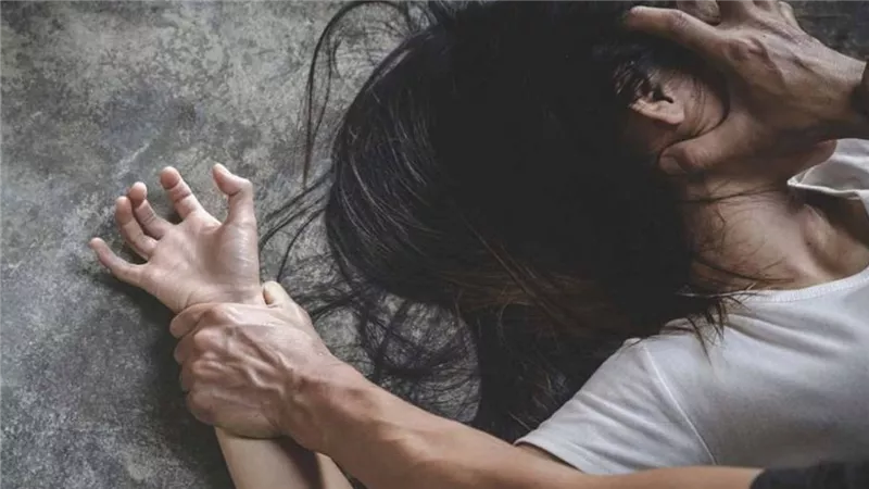 اتجوزت مرتين غيره.. شاب يحتجز زوجته 3 أيام ويضربها حتى الموت في المرج 