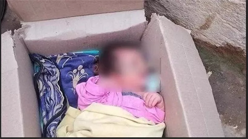 تفاصيل كشف غموض العثور على طفلة رضيعة ملقاة بالشارع في الصف