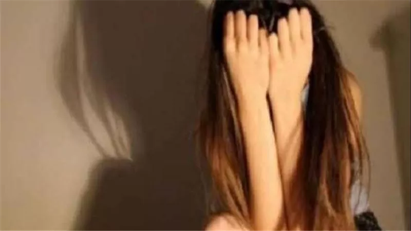 عاشرها معاشرة الأزواج لمدة شهر.. تفاصيل العثور على فتاة داخل منزل صديقها بمصر الجديدة 
