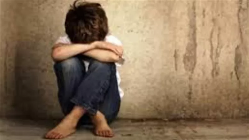  استدرجه لأرض زراعية.. تفاصيل ضبط طالب بتهمة هتك عرض معاق ذهنيا في الصف 