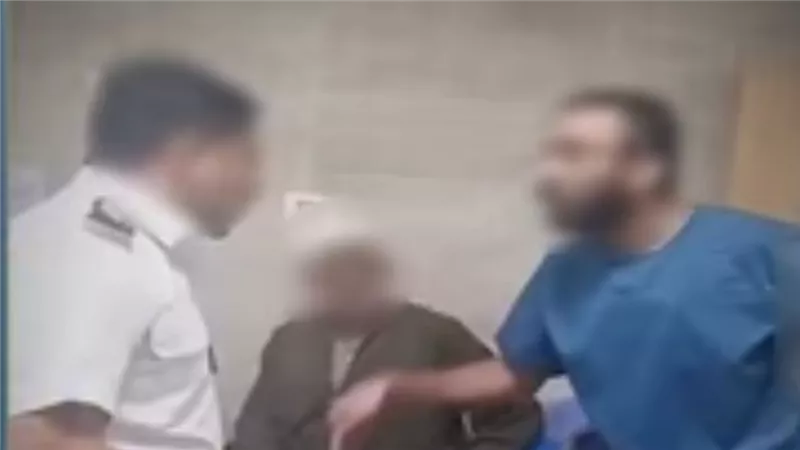 التفاصيل الكاملة لمشادة بين ضابط وطبيب داخل مستشفى بسوهاج | فيديو