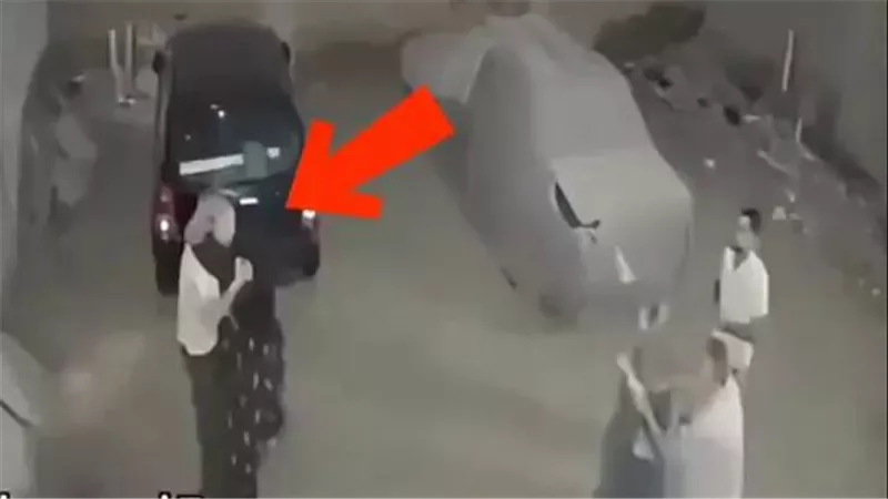  التفاصيل الكاملة لجلسة الصلح.. 100 ألف جنيه تنهي خلاف سيدة السوبلكس في طوخ | شاهد