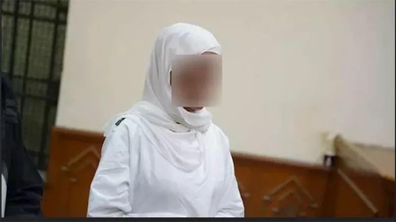 أبوها مش عايز يعترف بها.. تفاصيل مأساوية في وفاة طفلة ملوي على يد أمها