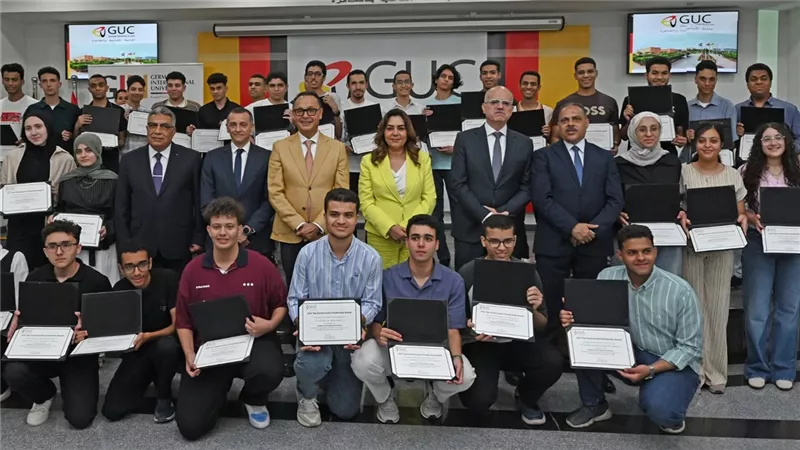 الجامعتان الألمانية بالقاهرة والألمانية الدولية تقدمان 79 منحة لأوائل المحافظات المصرية (صور)