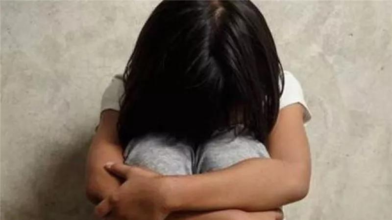 تفاصيل صادمة.. بلاغ يتهم شخصًا بالتعدي على طفلة داخل نادٍ بالشروق