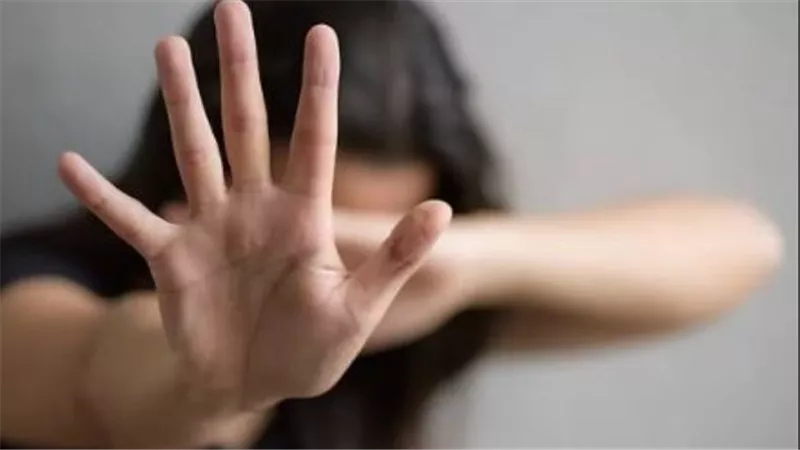 تفاصيل القبض على عاطل لاتهامه بالتحرش بطالبة في الطريق العام بالدقي