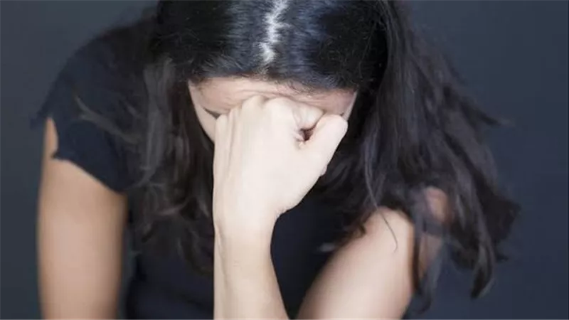 تسلل لغرفة نومها بعد السهرة.. تفاصيل الحكم على المتهم بالاعتداء على قاصر بالجونة
