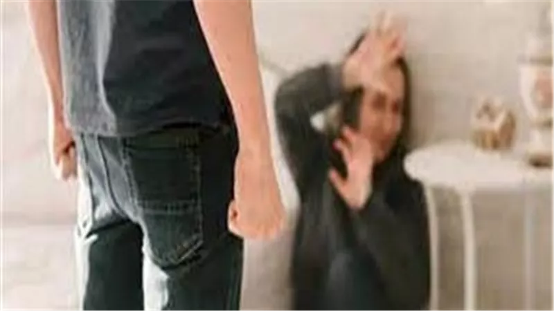 طلبتله النجدة.. استغاثة سيدة في الجيزة تتهم زوجها بالتعدي على أبنائهما
