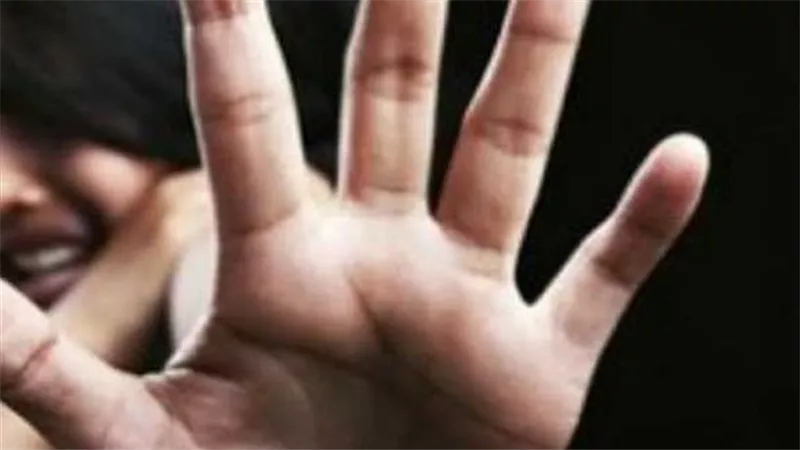 غدر بها جوه الأسانسير.. تفاصيل القبض على حارس عقار بتهمة التعدي على فتاة بمدينة نصر