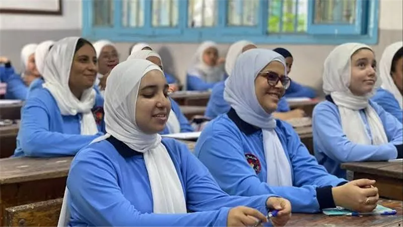 مدرسة أو مدرستان فقط.. قرار جديد من التعليم بشأن طلاب الثانوية العامة القديمة