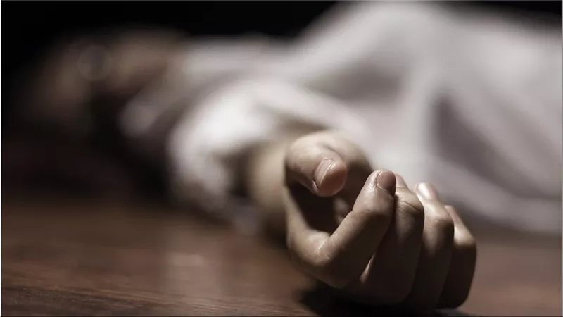 هاتف مخفي ورسائل مثيرة وزواج عرفي.. تفاصيل صادمة في مقتل سيدة على يد زوجها ببدر 