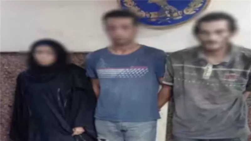 أسفل كوبري بالعجوزة.. تفاصيل ضبط رجلين وسيدة افترشوا الطريق وأتوا أفعالًا خادشة | فيديو