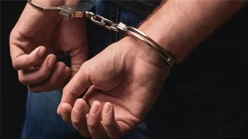 عاشرها ووعدها بالزواج وخد فلوسها..تفاصيل سقوط شاعر عربي شهير نصب على ألمانية في التجمع