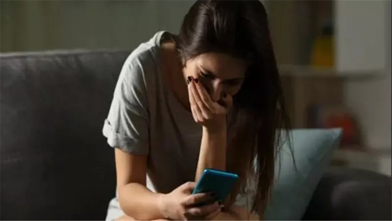 هتسمعي كلامي ولا أنشر صورك..تفاصيل سقوط المتهم بابتزاز فتاة الغربية