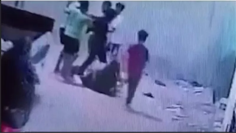 كل ما يشوفني يضربني.. تفاصيل القبض على المتهم بالاعتداء على زوجته بالشرقية | فيديو