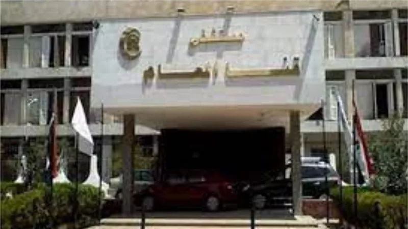 مأساة عائلية تهز أولاد عمرو بقنا.. زوج يطلق الرصاص على زوجته وأختها وأخوها