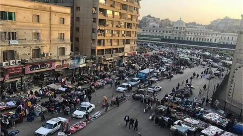 محافظ القاهرة عن زحام العتبة: نطالب أصحاب المحال بالالتزام .. وغرامة 20 ألف جنيه للمخالفين | فيديو 