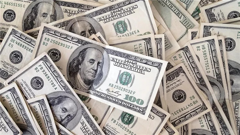 تعرف على سعر الدولار اليوم في التعاملات الصباحية