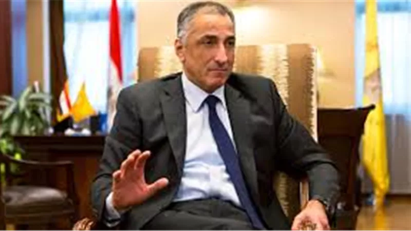 طارق عامر: طباعة العملات النقدية «مكلفة» .. وعلينا البدء فى تحويل التعامل لـ«إلكترونى» | فيديو 