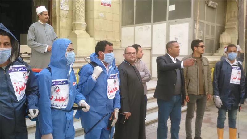 تحت عنوان احمي نفسك بنفسك .. مؤسسة خيرية تعقم مساجد وعقارات ووسائل النقل بالإسكندرية | صور