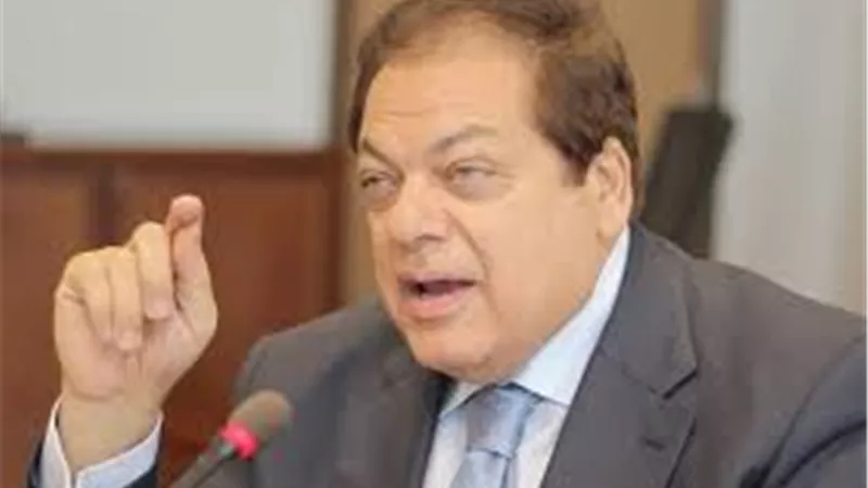 أبو العينين يقرر صرف علاوات ومنح إضافية لجميع العاملين بـمصانع كليوباترا