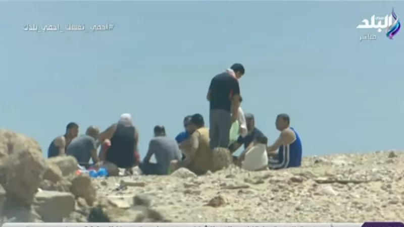 أحمد موسى: الحياة في العين السخنة مهزلة والناس ملهاش علاقة بالفيروس | فيديو 