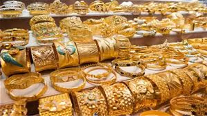 مفاجأة جديدة في سعر الذهب بمنتصف التعاملات