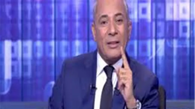 أحمد موسى يحذر من وجود تجمعات أمام البنوك 