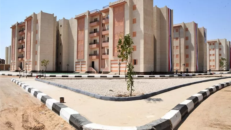 الإسكان: لم نسجل إصابات بين العاملين فى المشروعات .. وفحص طبى وتعقيم يومى بالمواقع