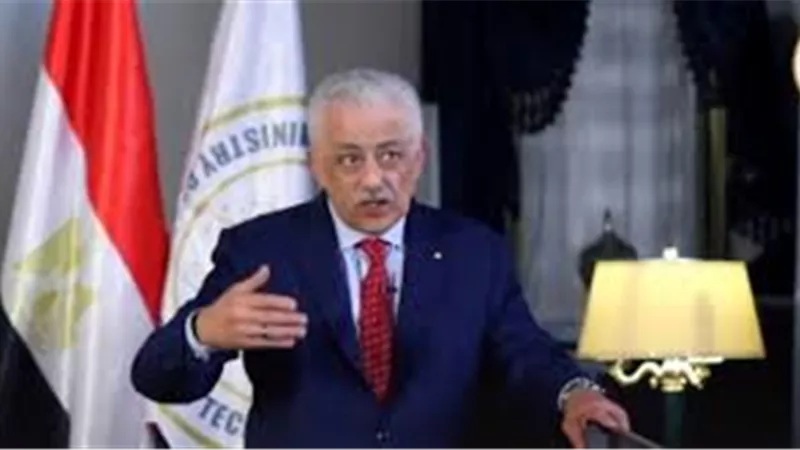 وزير التعليم عن بيع الأبحاث: من يدفع ألف جنيه ليشتري بحث لابنه بيظلمه ويؤذيه | فيديو