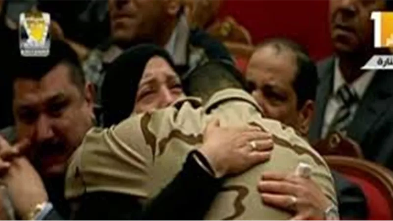 والدة الشهيد شريف محمد عمر: تحققت امنيتي باستماع الرئيس السيسي لقصة استشهاد نجلي | فيديو 