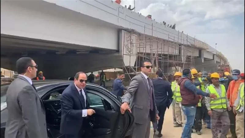 السيسي ثائرا: هو أنا بقول كلام مبيتنفذش.. هي الناس دي مش لابسة كمامات ليه؟ | فيديو 