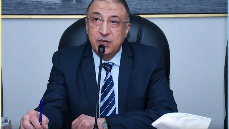 محافظ الاسكندرية يكشف تفاصيل عزل عقار بسبب كورونا | فيديو