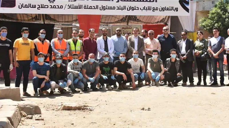 ضمن مبادرة هنساعد بعض ..شباب حلوان يفتتح شادرين لبيع السلع والخضروات واللحوم بسعر الجملة | صور
