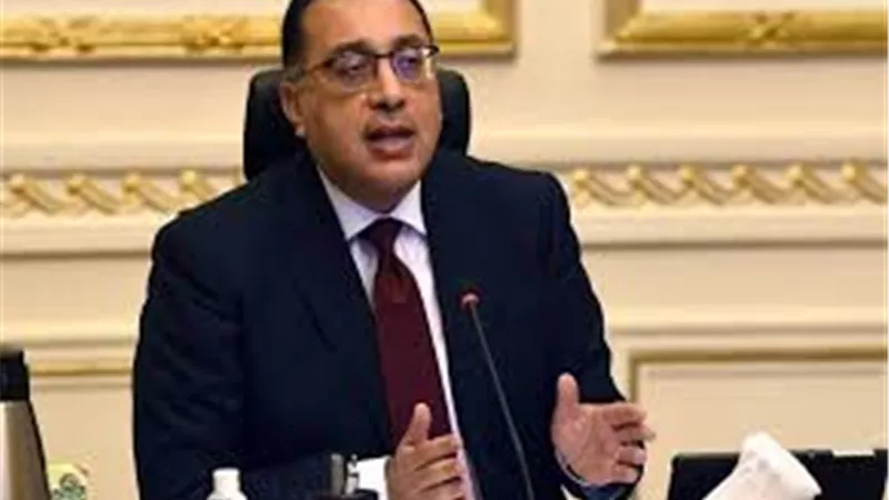 عاجل..رئيس الحكومة يكشف موعد إنهاء الحظر وعودة العمل في مصر | فيديو 