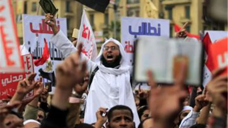 استاذ بالأزهر : لا يوجد آيه بالقرأن تدعو للقتال لتطبيق الشريعة | فيديو