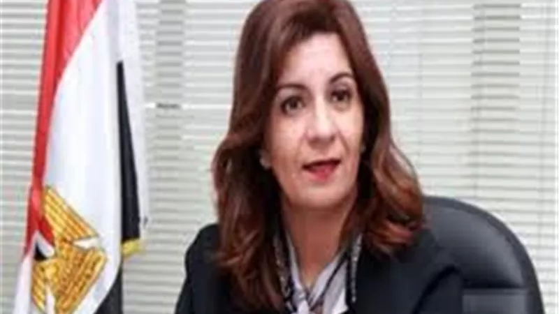 وزيرة الهجرة تكشف تفاصيل مبادرة «خلينا سند ليك» لدعم العالقين | فيديو