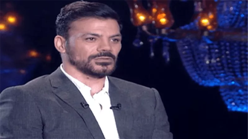 عمرو زكى لشيخ الحارة:  أكتر من واحدة عملتلى 