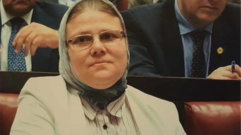بالفيديو.. برلماني يكشف عن المصابين بفيروس كورونا نتيجة مخالطة النائبة شيرين فراج 