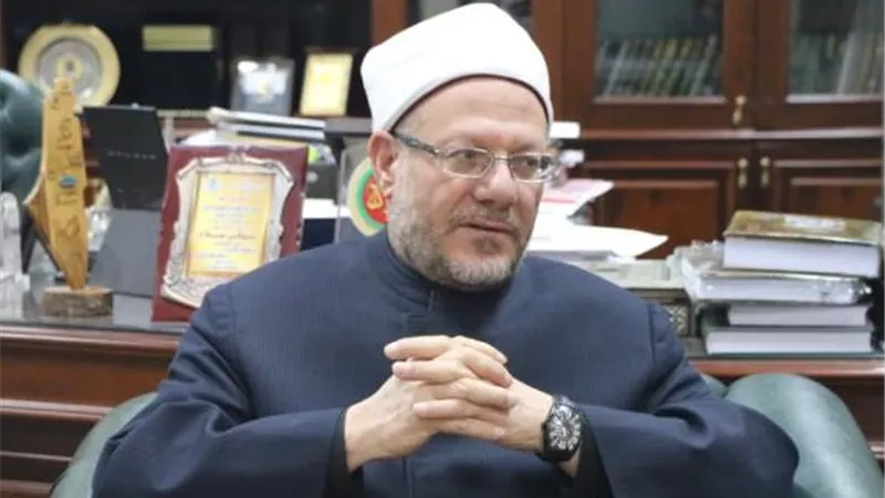 المفتي يكشف حكم مشاهدة التلفزيون ومتابعة مواقع التواصل في رمضان | فيديو