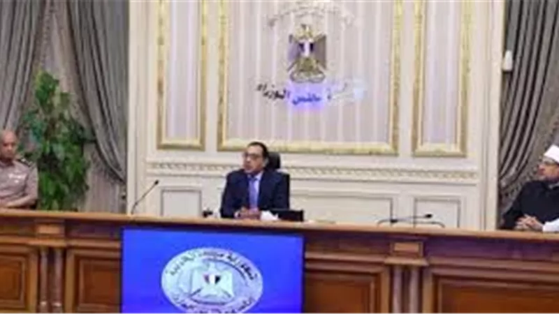 خطة التعايش مع كورونا.. إعادة فتح المساجد والأندية خلال النصف الثاني من يونيو| فيديو