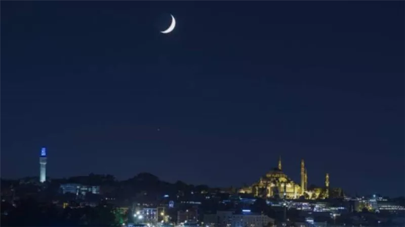 مركز الفلك الدولي يكشف موعد عيد الفطر في الدول الإسلامية 