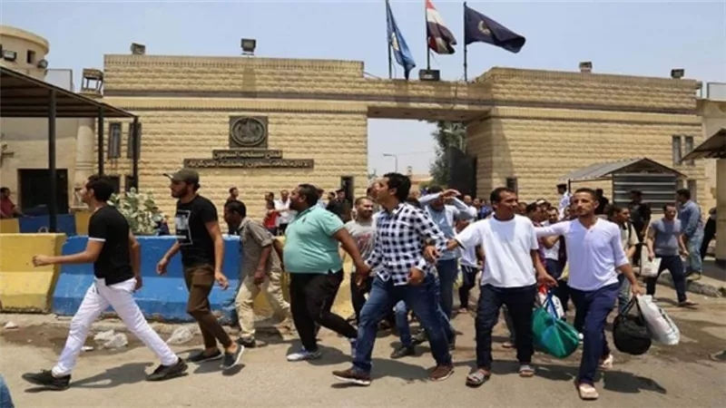 بالأسماء.. عفو رئاسى عن 3157 سجينا من المحكوم عليهم فى قضايا متنوعة 