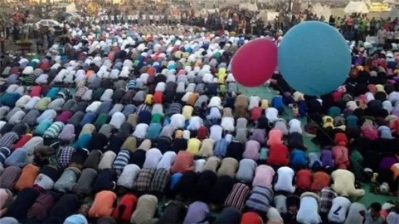 الأوقاف تكشف حقيقة تجهيز الساحات لصلاة العيد والموقف النهائي منها
